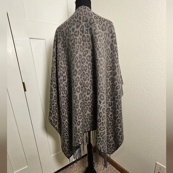 Animal Print Ruana Shawl Wrap Poncho Neutral Colors One Size with Fringe - Picture 5 of 5